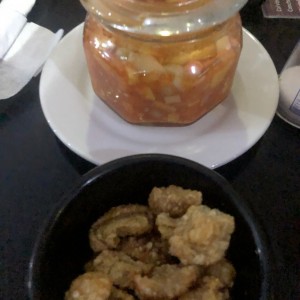 Picante y chicharroncitos crocantes 