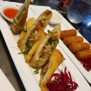 Entradas Calientes - Spring rolls