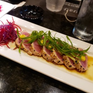 Entradas - Tuna Tataki