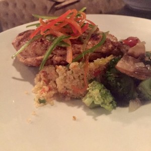 Pollo Cajun con Quinoa y Vegetales 