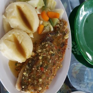 Filete de Corvina al Ajillo o Apanado