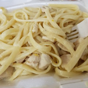 Paste alfredo con pollo