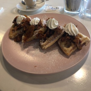 Waffles de manzana y canela