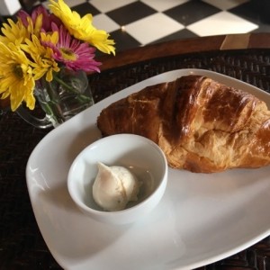 Croissant relleno de queso crema