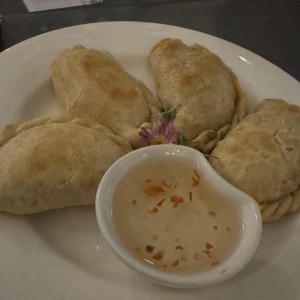 EMPANADAS MIXTAS DE CHORIZO Y QUESO