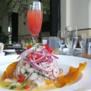 Ceviche de corvina y Mimosa 