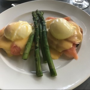 salmon eggs benedict