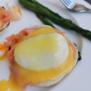 huevos benedictinos con salmon