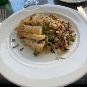 Corvina a la plancha con arroz de granos