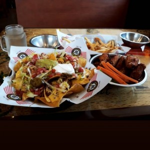 Nachos y wings