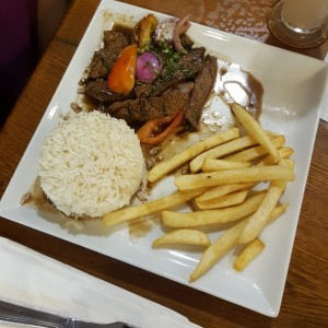 Lomo saltado