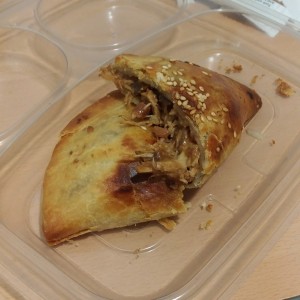 Empanada de pollo.