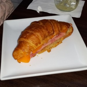 croissant de Jamon y queso