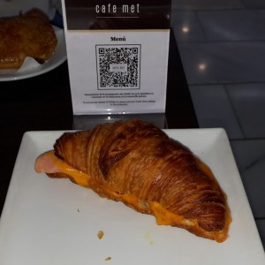 croisant de jamon y queso