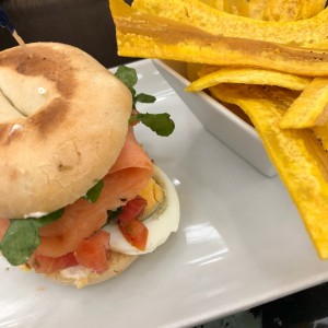 Bagel de Salmon Ahumado