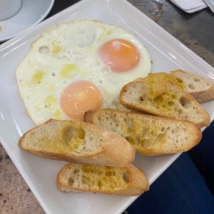 Huevos y Tostadas