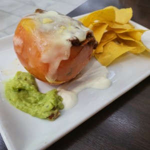 Tomate relleno