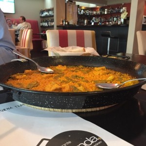 Paella de costillitas