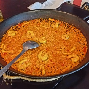 Paella  de Langostinos y Calamares 