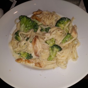 fetuccini con salsa de brocoli