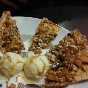 Desserts - Apple crumbled flatbread