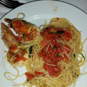 Spaghetini Pomodoro con Langostinos