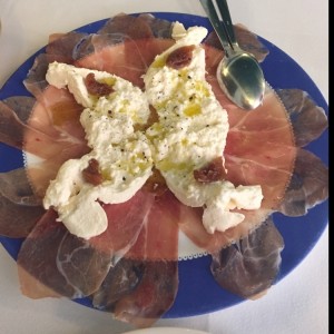 burrata e prsciutto