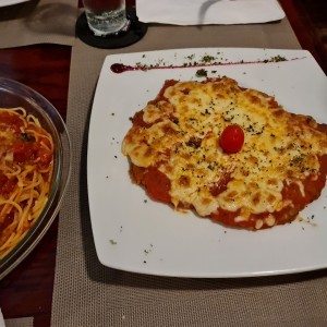 Milanesa de Filete de Res a la Parmigiana