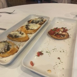 Bruschetta de Tomate y Mozarella