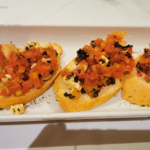 Bruschetta de Tomate y Mozarella