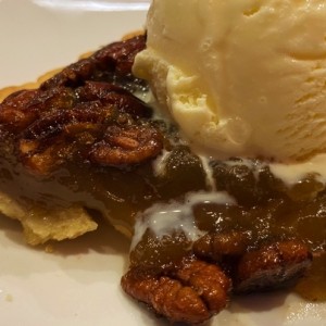 Pecan Pie con Helado de Vainilla