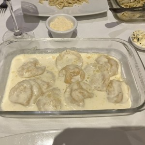 Ravioli Relleno de Pollo a la Crema