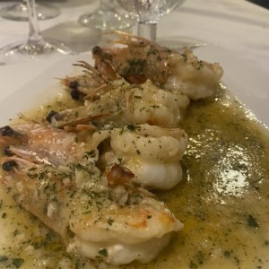 Camarones al ajillo