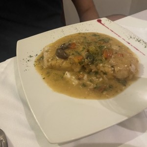 Corvina en salsa de mariscos