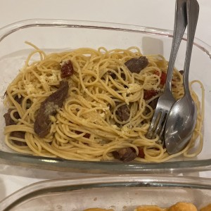 Linguini con Entraña y Tomate Seco