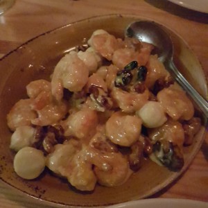 Shrimps with Candied Walnuts