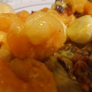 camarones con nueces y manzana.