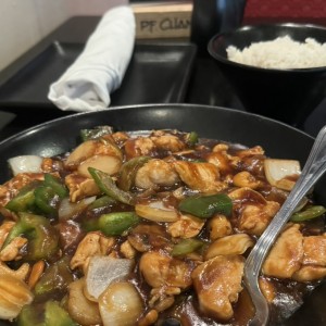 Platos Fuertes - Cashew Chicken