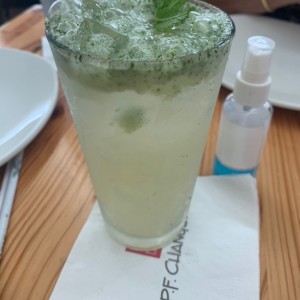 limonada con hierbabuena