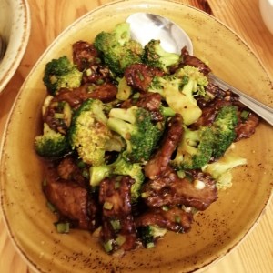 carne con brocoli