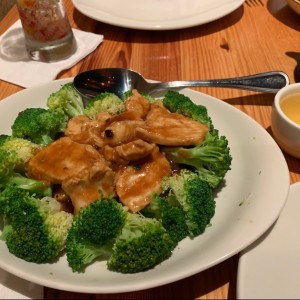 salteado de pollo con brocoli