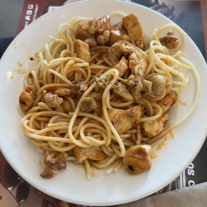 Spaghettis con pollo 