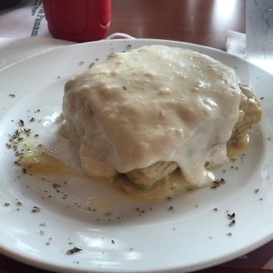 lasagna de pollo en salsa blanca