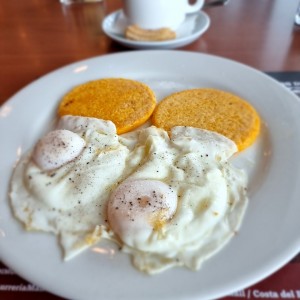 huevos al gusto con tortillas asadas