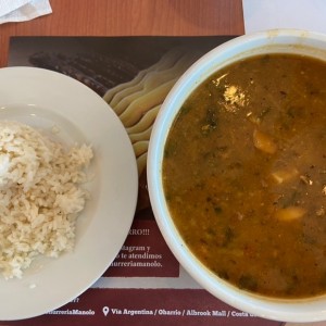 Sopa de mariscos con arroz