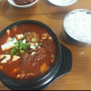 sopa de kimchi