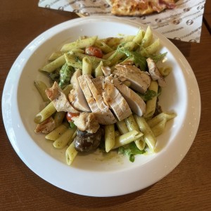 Pasta pesto con pollo