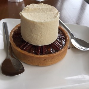 Pecan Pie y helado. Se venden por separados 