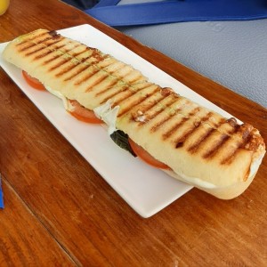 Panini caprese