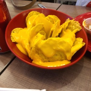 Nachos con queso 